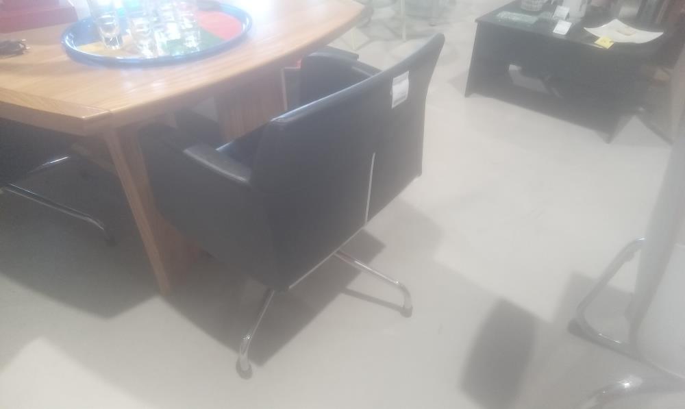 FAUTEUIL DE BUREAU CUIR EN L'ETAT