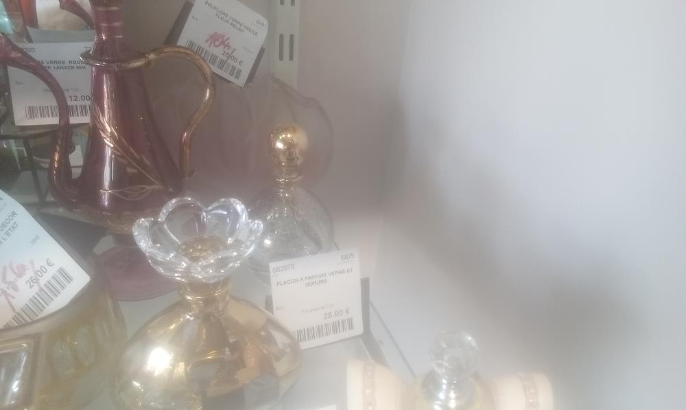 FLACON A PARFUM VERRE ET DORURE