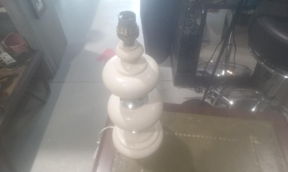 PIED DE LAMPE BOIS BLANC ET METAL