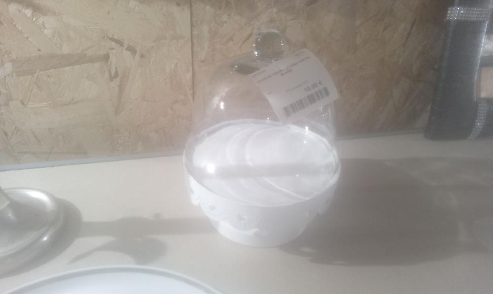 CLOCHE VERRE ET PIED METAL BLANC