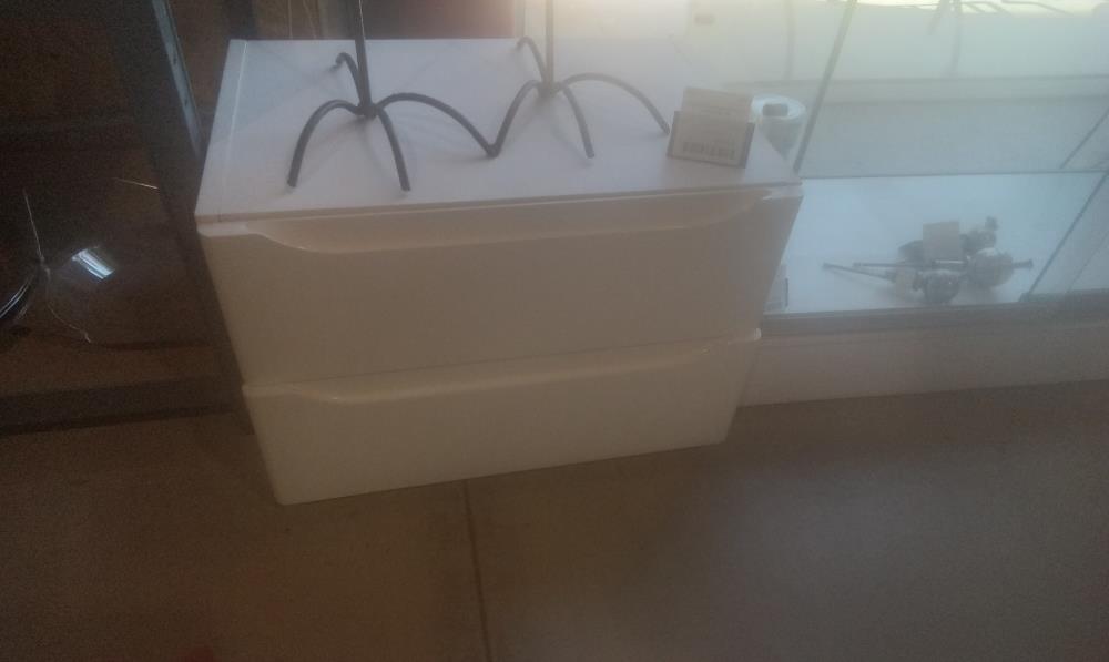 CHEVET MELAMINE 2 TIROIRS LAQUES BLANC