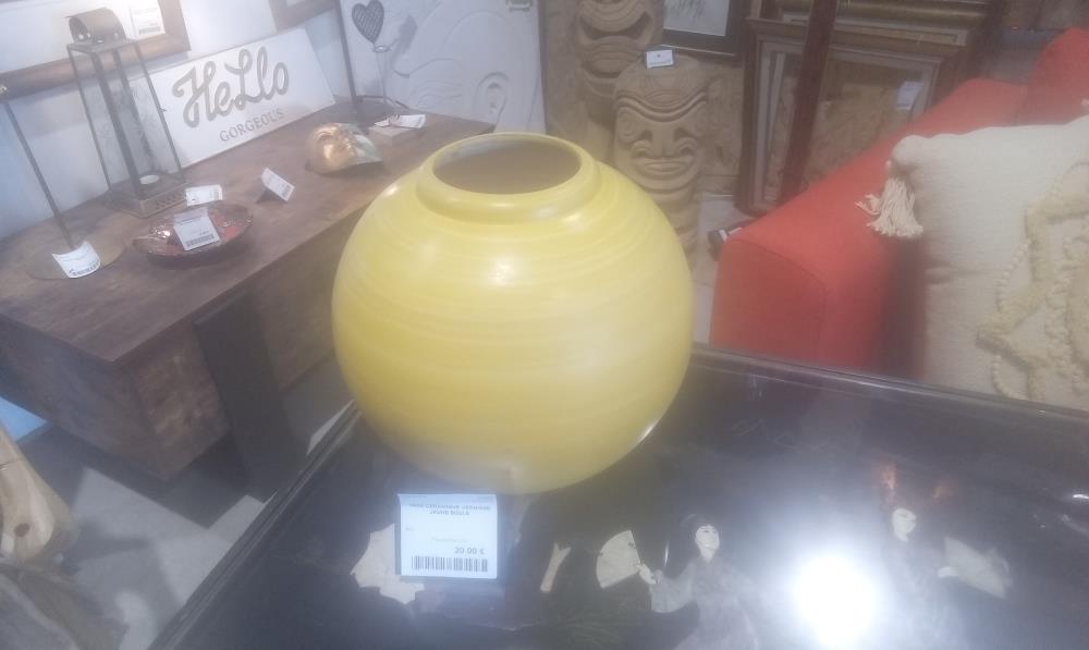 VASE CERAMIQUE VERNISSE JAUNE BOULE