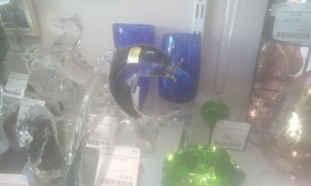 DAUPHIN STYLE MURANO SUR SOCLE BOULE