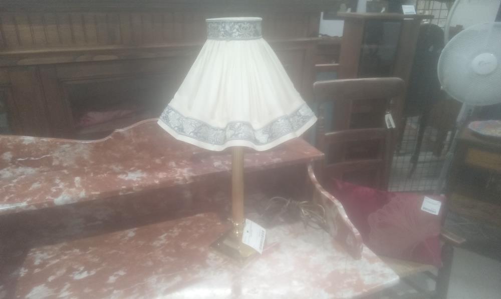 LAMPE PIED LAITON+ABATJOUR FESTONNE