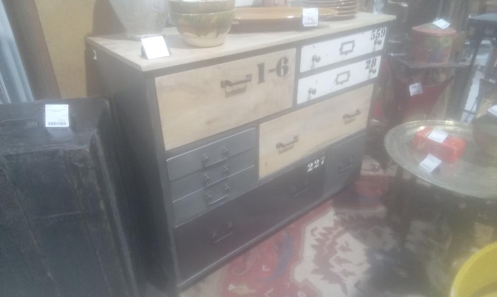 COMMODE 9 TIROIRS STYLE INDUSTRIEL SUR ROULETTE