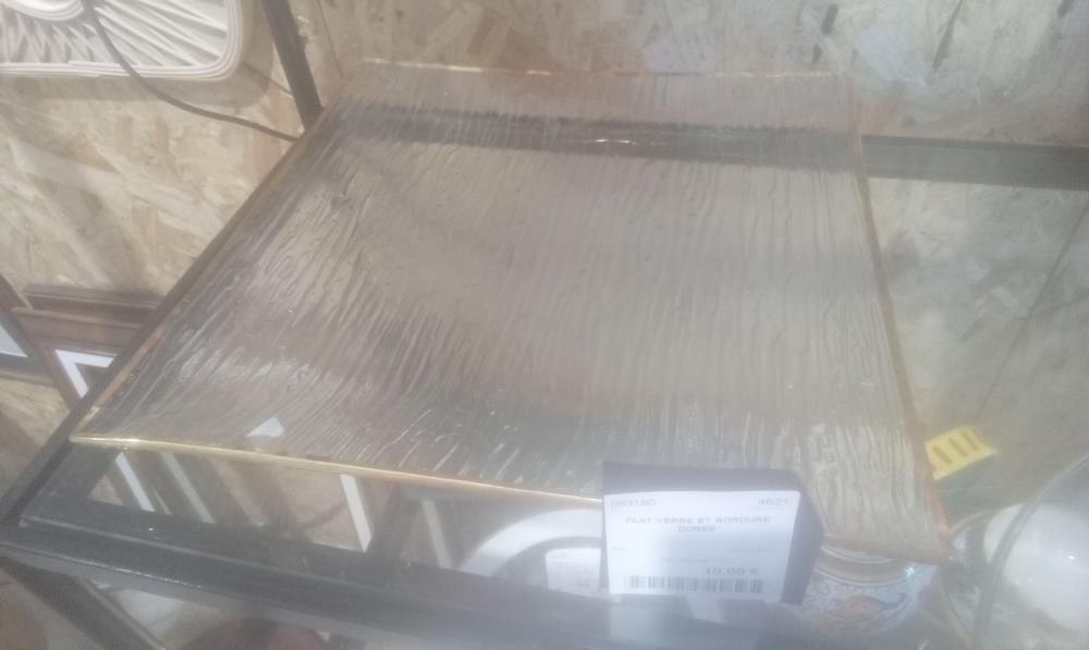 PLAT VERRE ET BORDURE DOREE