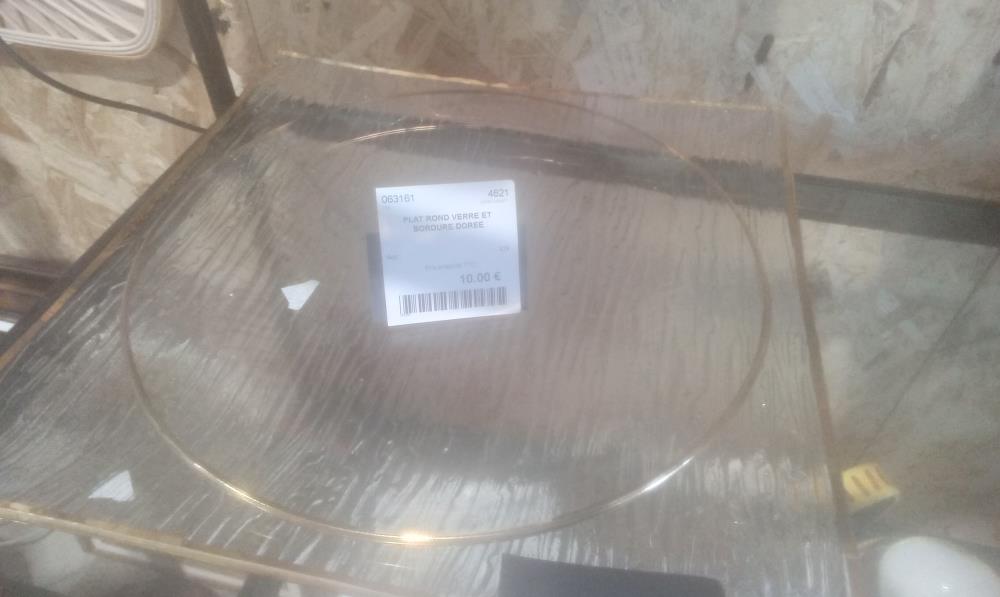 PLAT ROND VERRE ET BORDURE DOREE