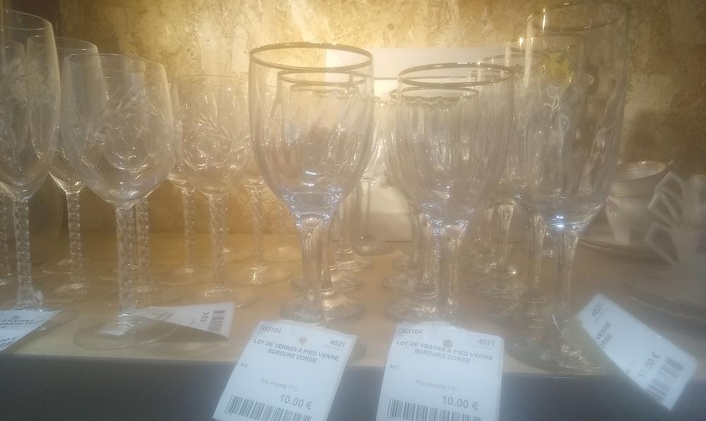 LOT DE VERRES A PIED VERRE BORDURE DOREE