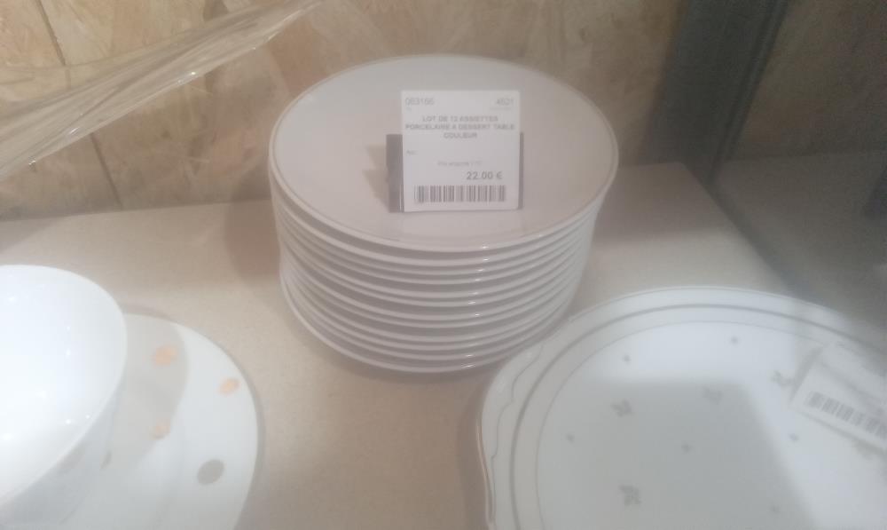 LOT DE 12 ASSIETTES PORCELAINE A DESSERT TABLE COULEUR