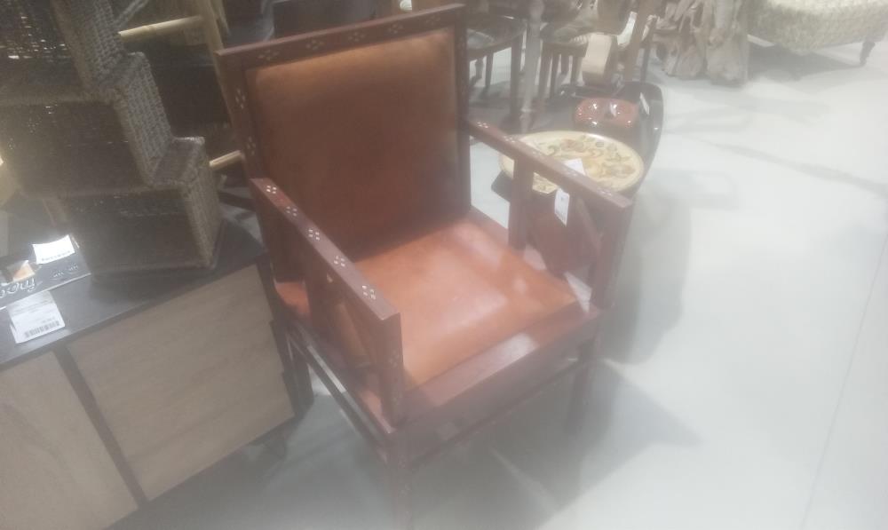 FAUTEUIL CUIR MARRON ET NACRE