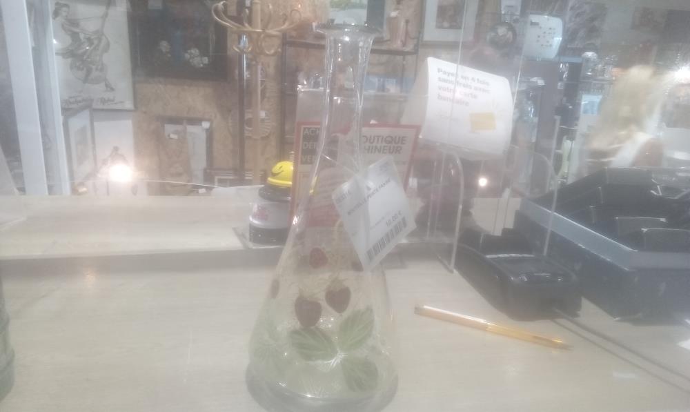 BOUTEILLE PEINTE FRAISE