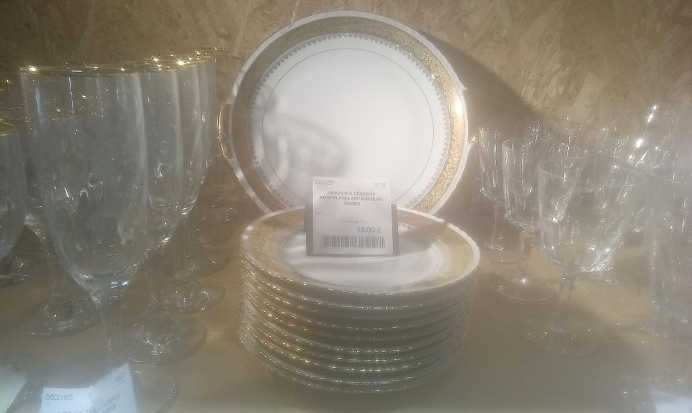 SERVICE A DESSERT PORCELAINE ADP BORDURE DOREE