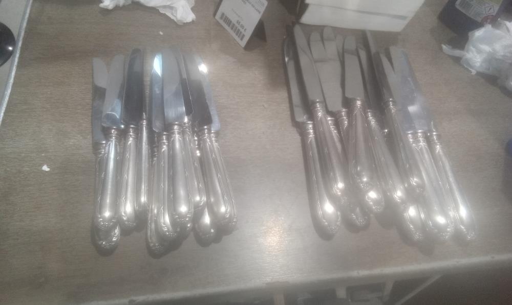 LOT DE 24 COUTEAUX MA LAME INOX