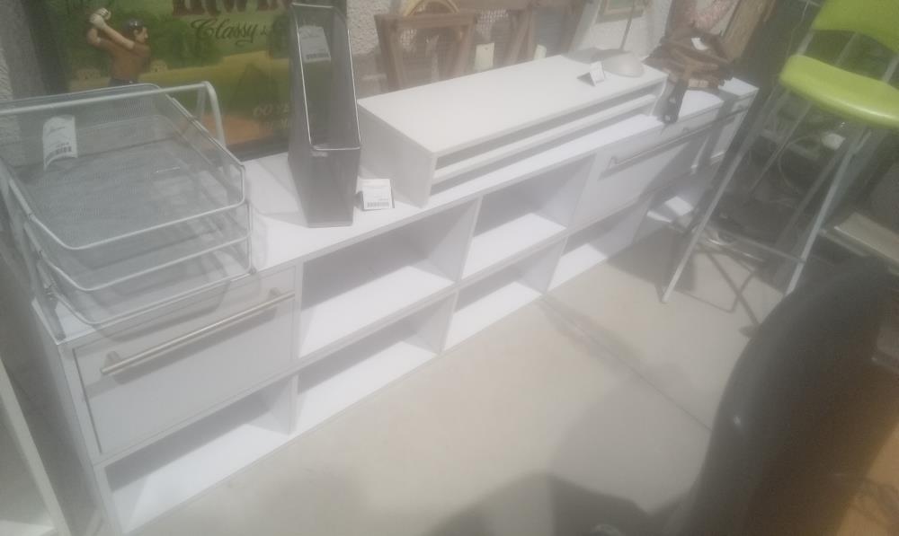 MEUBLE BLANC EN 2 PARTIES 2 TIROIRS EN L'ETAT