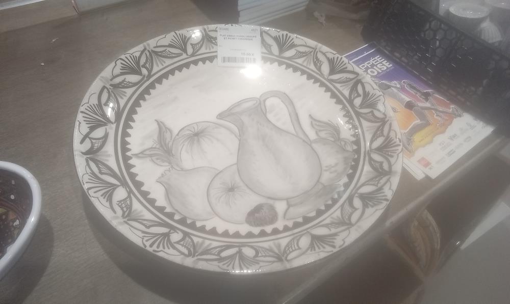 PLAT CREUX MURAL LEGUME ET PICHET CERAMIQUE