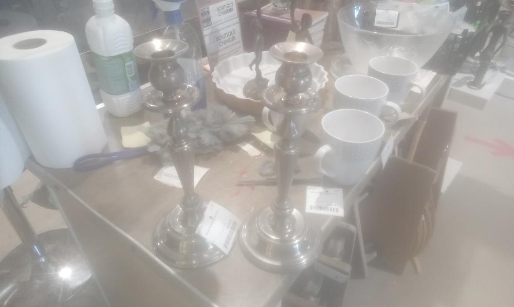 PAIRE DE BOUGEOIR ETAIN