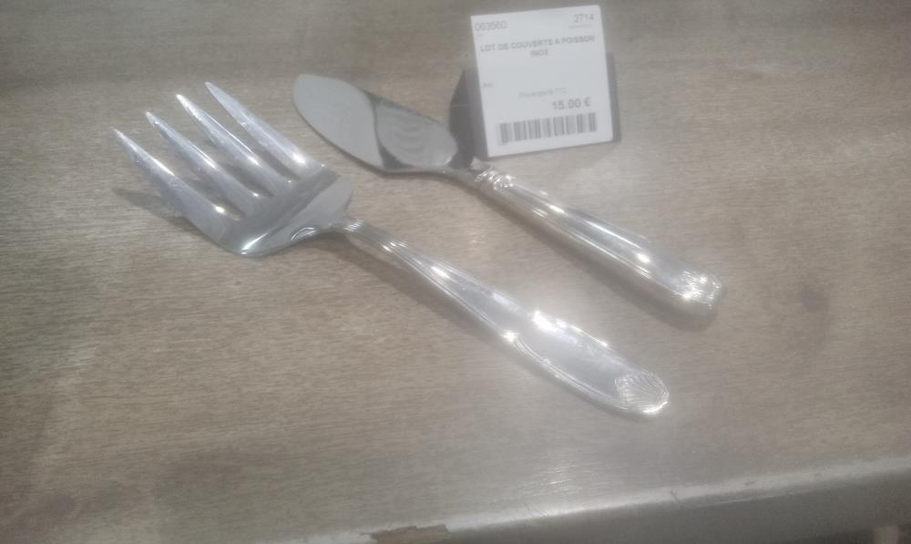 LOT DE COUVERTS A POISSON  INOX