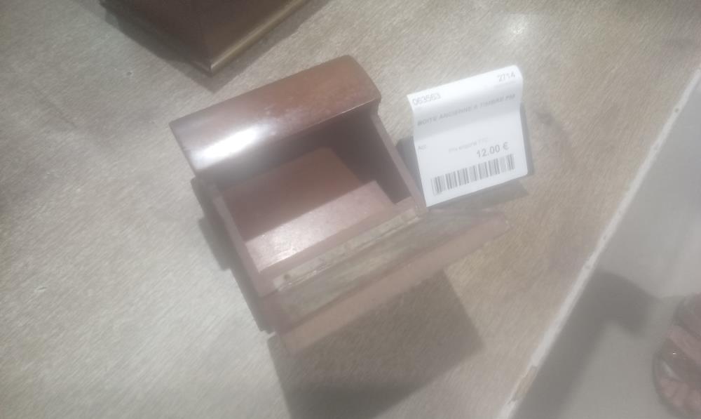 BOITE ANCIENNE A TIMBRE PM