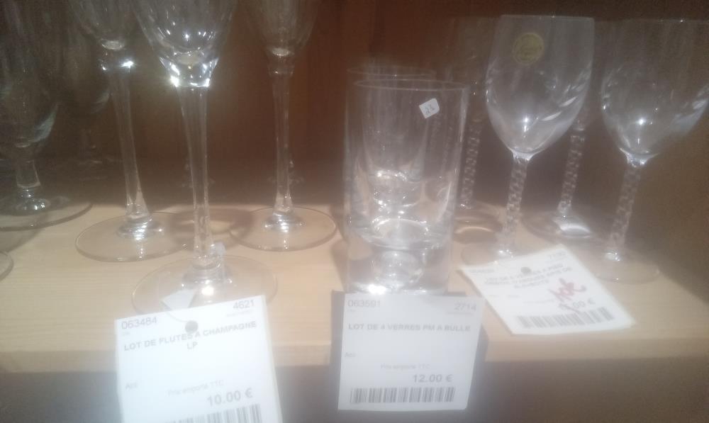 LOT DE 4 VERRES PM A BULLE