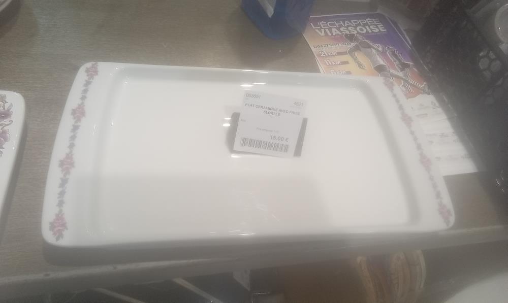 PLAT CERAMIQUE AVEC FRISE FLORALE