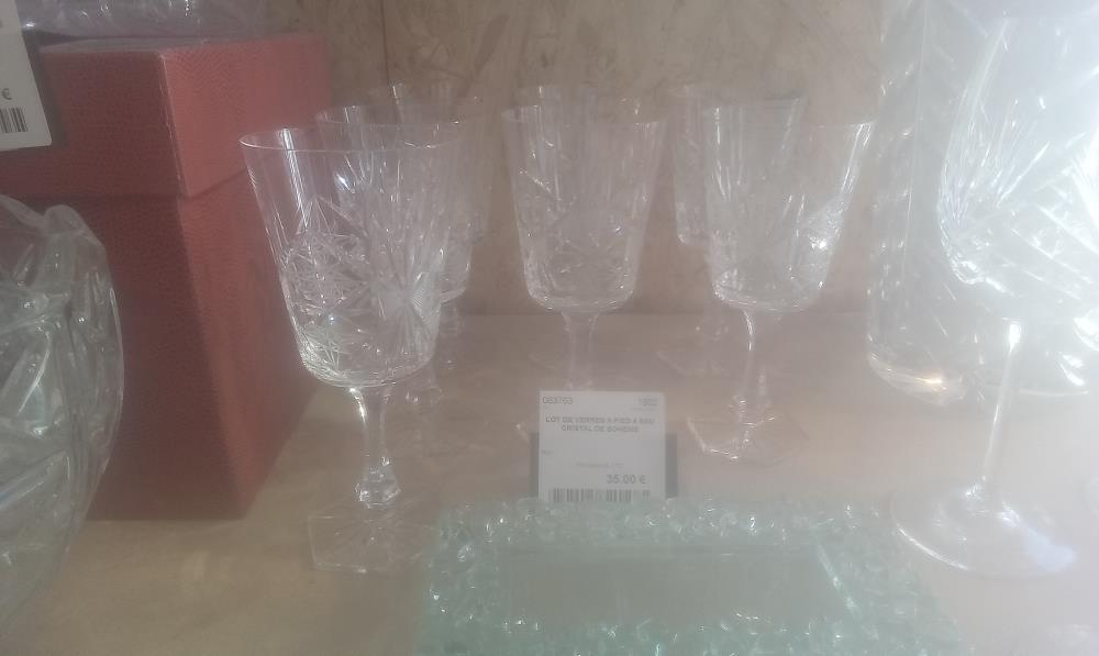 LOT DE VERRES A PIED A EAU CRISTAL DE BOHEME