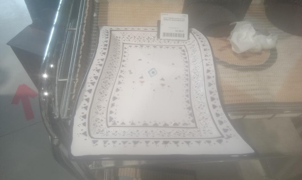 PLAT TERRE CUITE STYLE ORIENTAL BORDURE BLEU