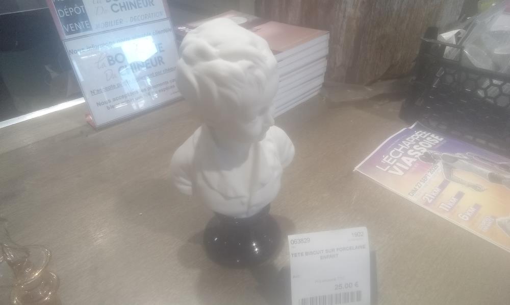 TETE BISCUIT SUR PORCELAINE ENFANT