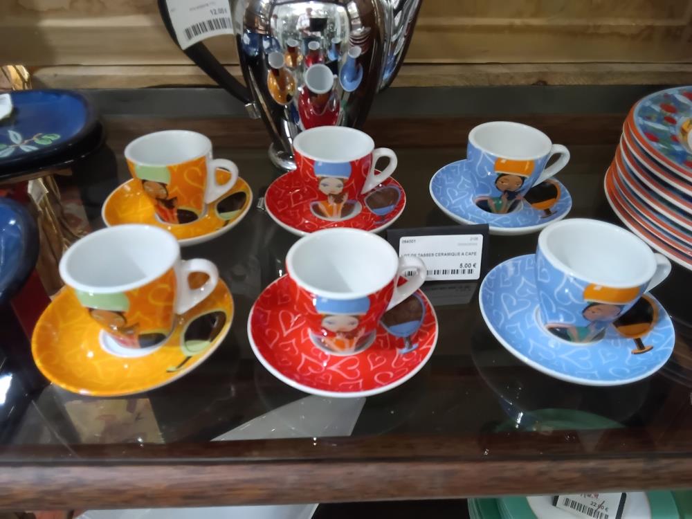 LOT DE TASSES CERAMIQUE A CAFE