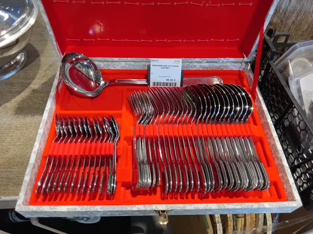 MENAGERE INOX 18:10 DANS COFFRET
