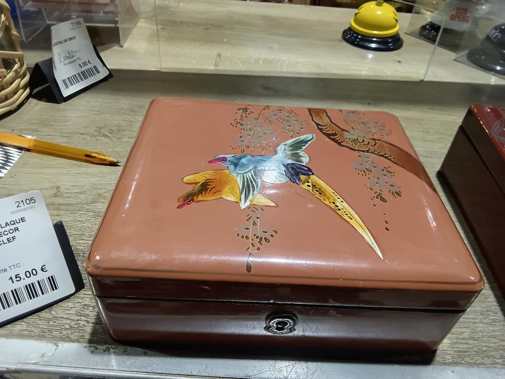 BOITE A BIJOUX LAQUE ASIATIQUE DECOR OISEAUX+CLEF