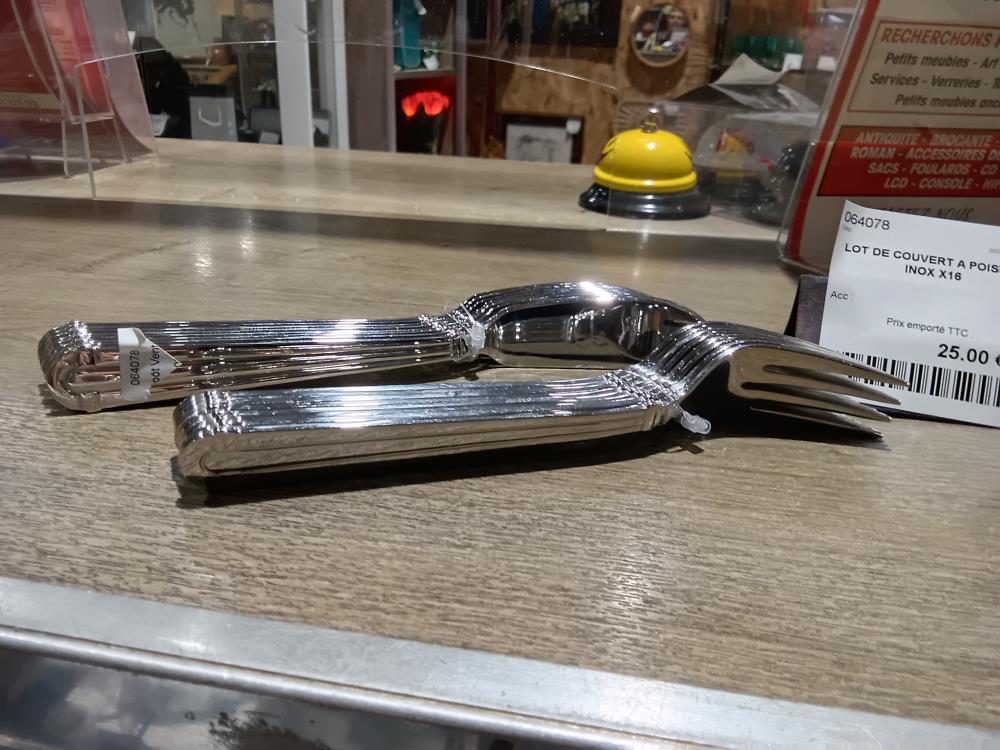 LOT DE COUVERT A POISSON INOX X16