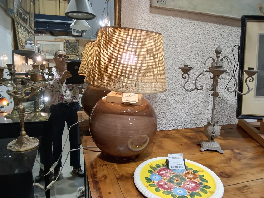LAMPE CERAMIQUE EN L'ETAT  +ABATJOUR OSIER TRESSE