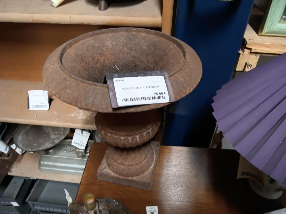 VASE FONTE STYLE MEDECIS