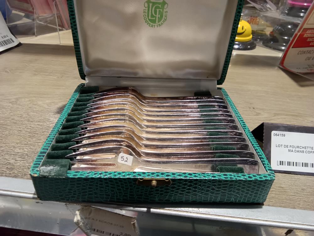 LOT DE FOURCHETTE A DESSERT MA DANS COFFRET