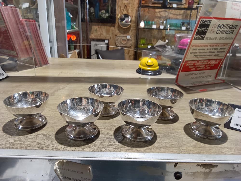 LOT DE 6 COUPES METAL PM