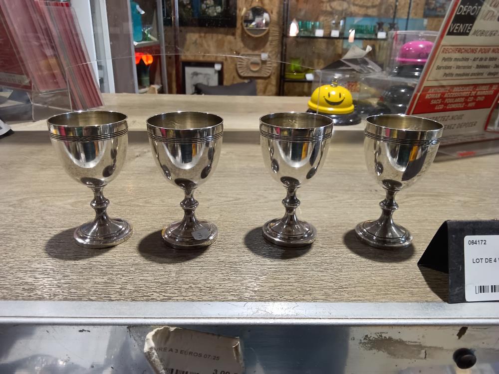 LOT DE 4 VERRE MA  FRISE STYLE LOUIS XVI PM