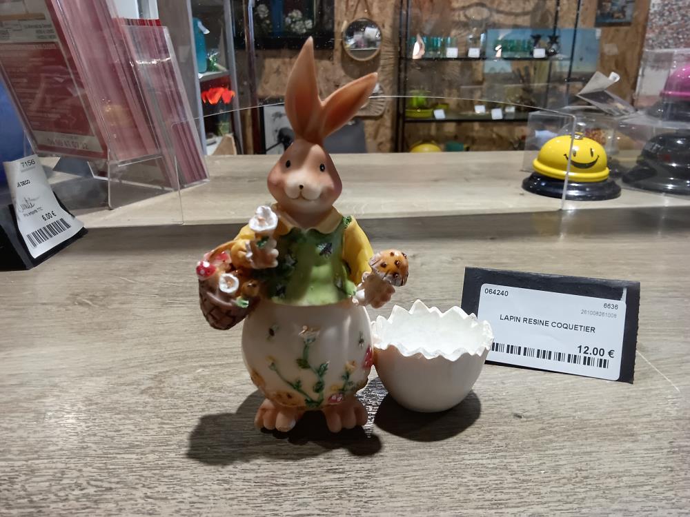LAPIN RESINE COQUETIER