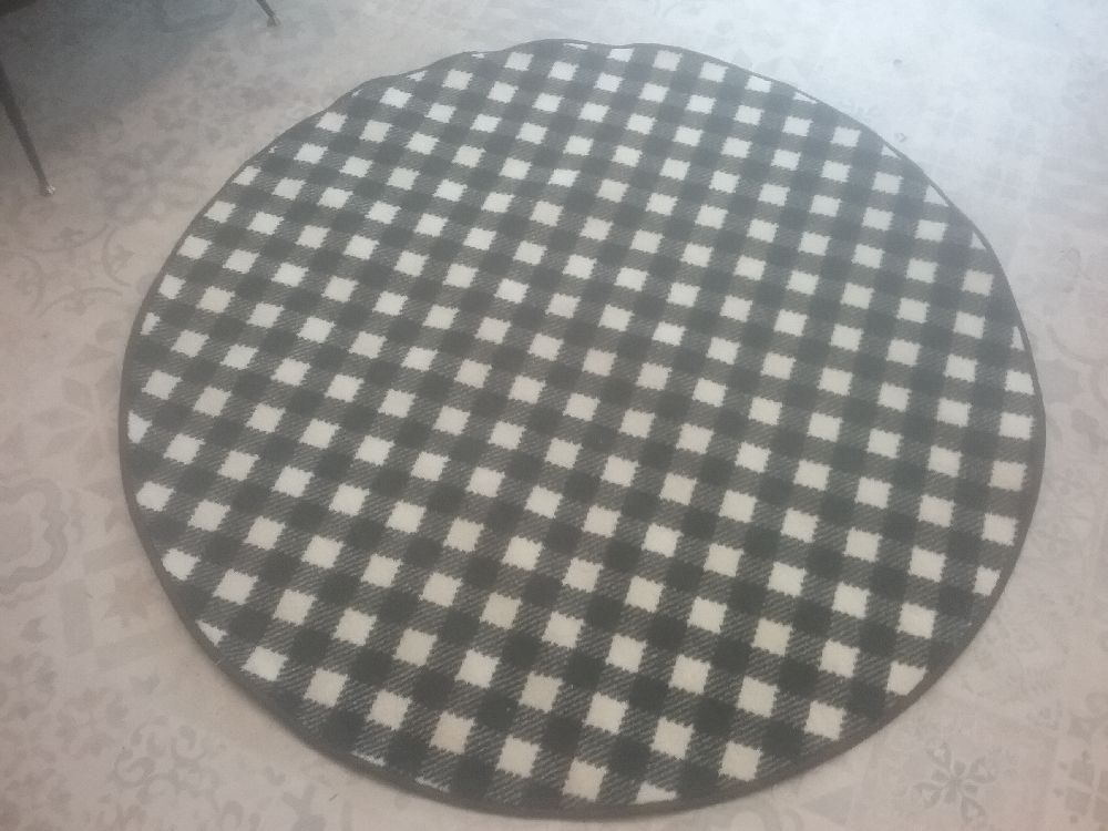 TAPIS ROND CARREAUX