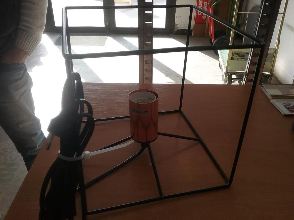 LAMPE CUBE MODERNE