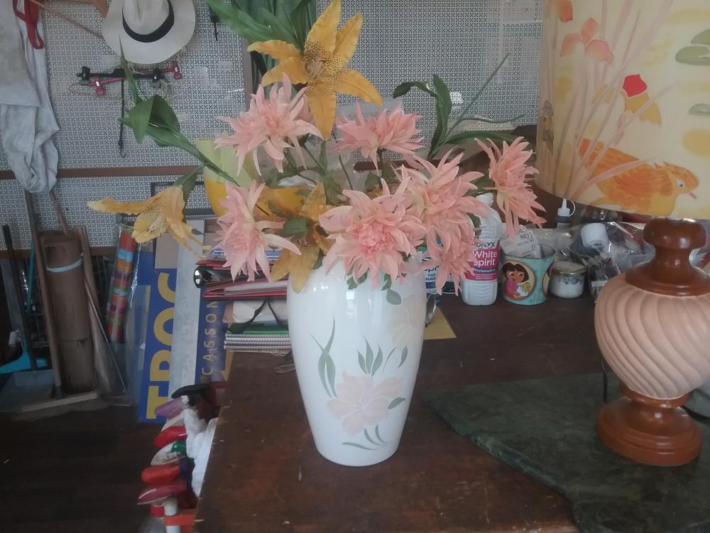 VASE BLANC ET FLEURS