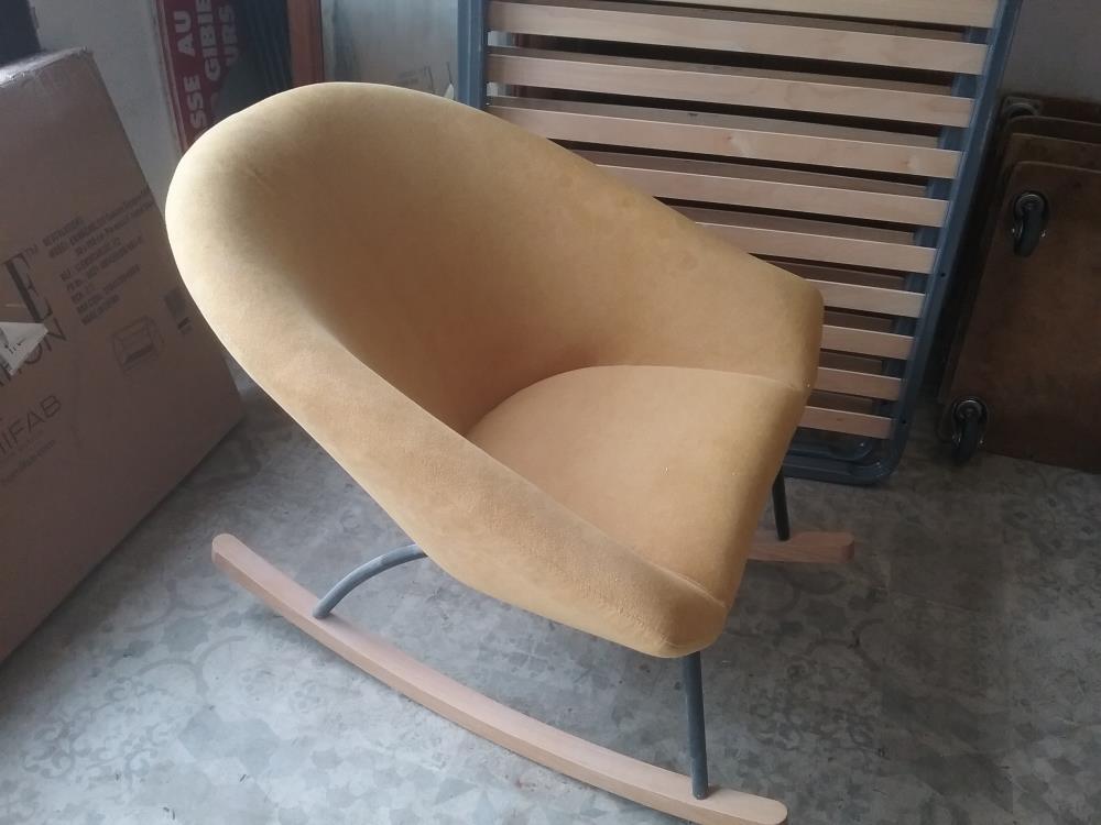 FAUTEUIL ROCKING CHAIR