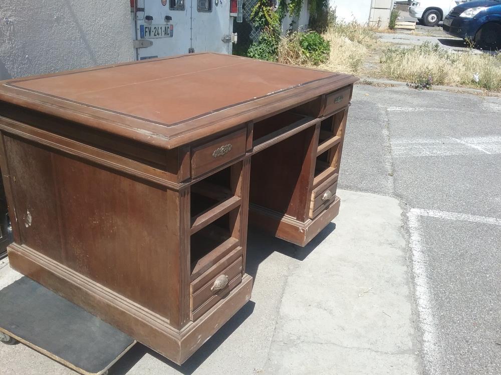 BUREAU 9T