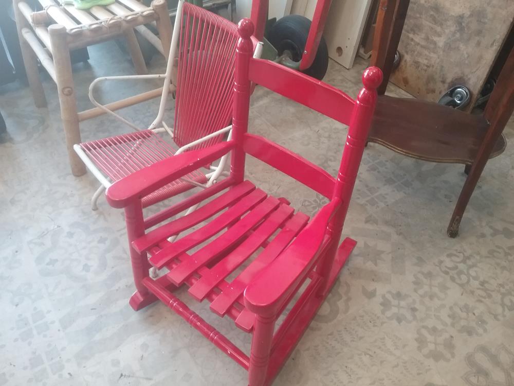 ROCKING CHAIR ENFANT ROUGE