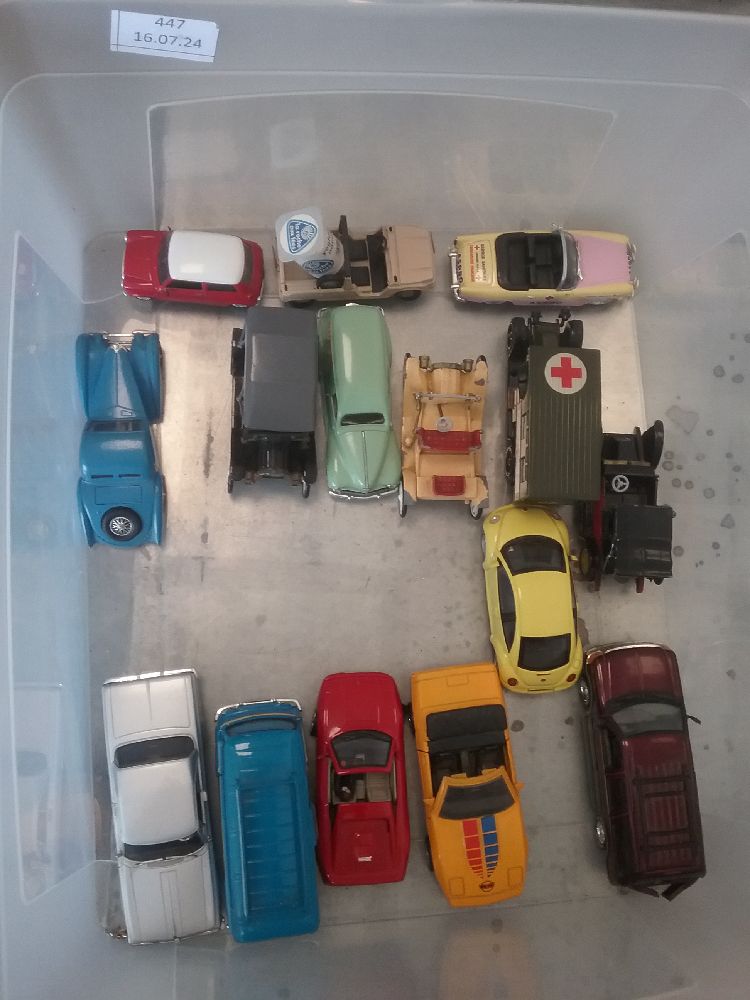 PETITE VOITURE 