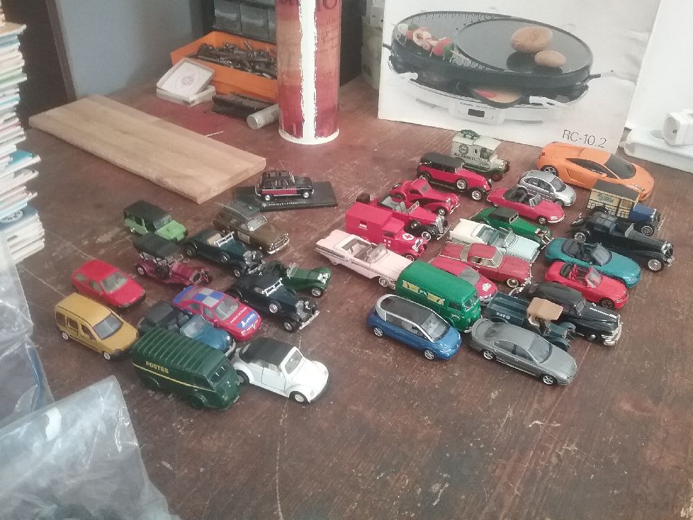 VOITURE DIVERSE
