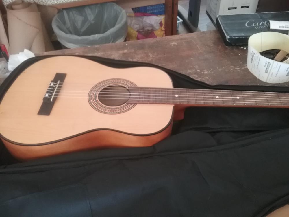 GUITARE ACOUSTIQUE CLASSIQUE