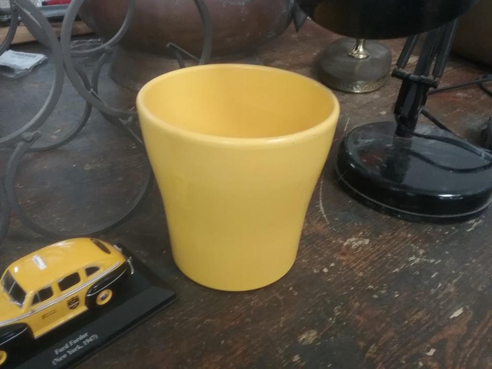 CZCHE POT JAUNE 