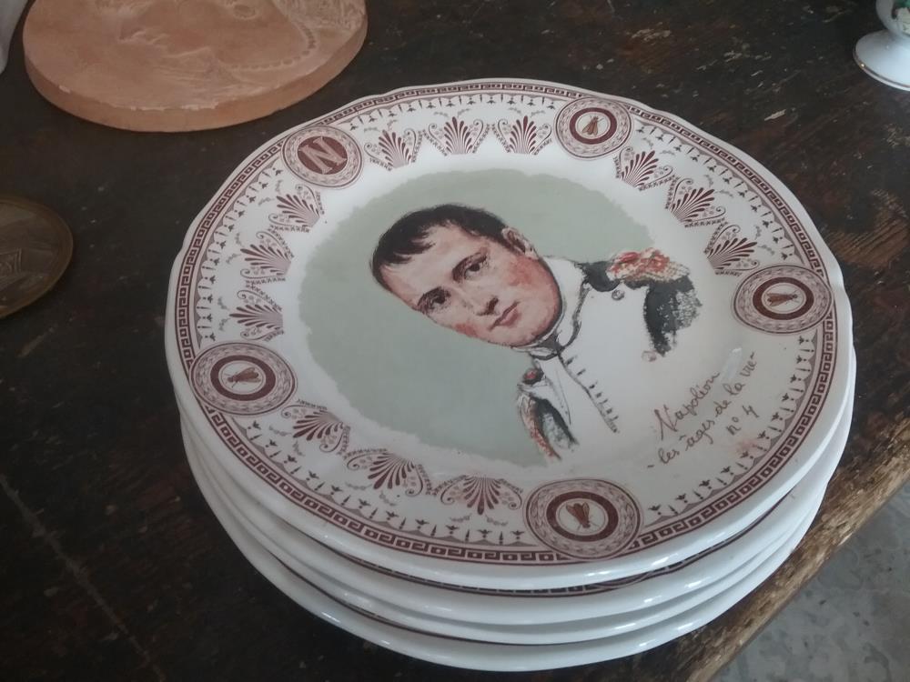 ASSIETTE NAPOLEON GIEN