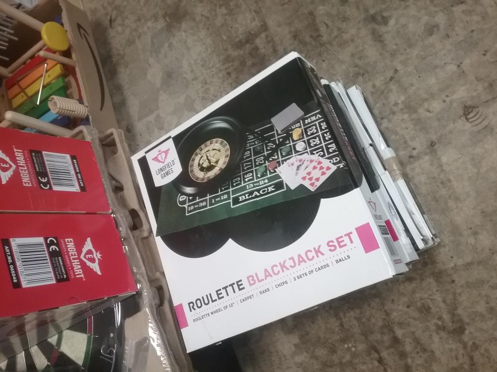 ROULETTE BLACKJACK