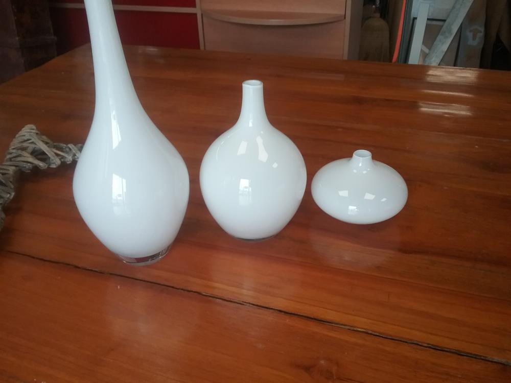 SERIE DE 3 VASES BLANCS